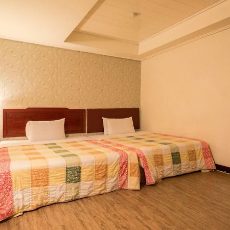 Galaxy Hotel Taichung Exterior photo