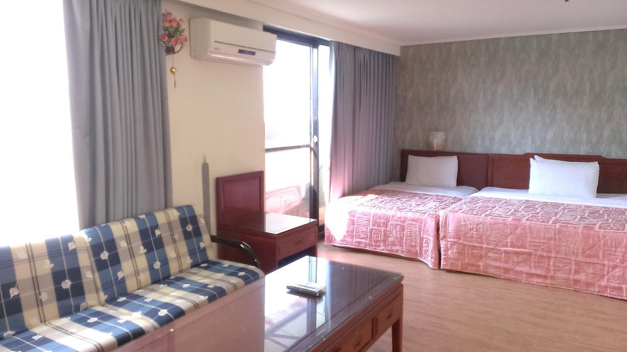 Galaxy Hotel Taichung Exterior photo